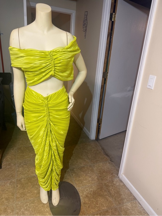 AKIRA Dresses & Skirts - AKIRA Lime Green Ruched Midi Skirt